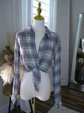 Style Envy Gray/White Tie-Front Flannel — M, Used - Good
